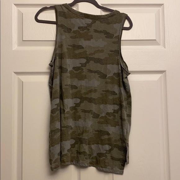 Camp Distressed Tank - Picture 4 of 4